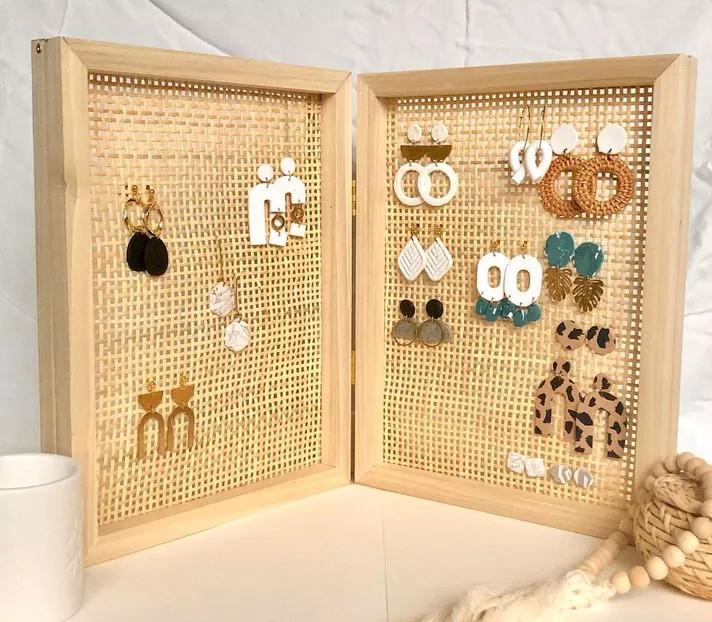 Lưu trữ trang sức: Những mẹo thông minh cho phụ kiện làm đẹp luôn gọn gàng, xinh xắn