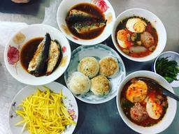 Bánh căn Phan Thiết, món ăn đường phố rẻ mà ngon khó quên