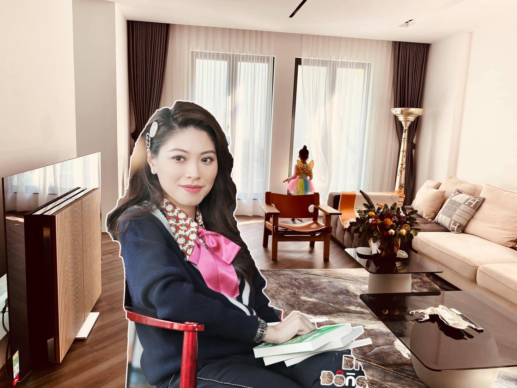 Nhà của BTV Ngọc Trinh: Sang trọng, rộng rãi, có cả phòng tập ba lê và bể bơi nhìn thấy "trời sao"