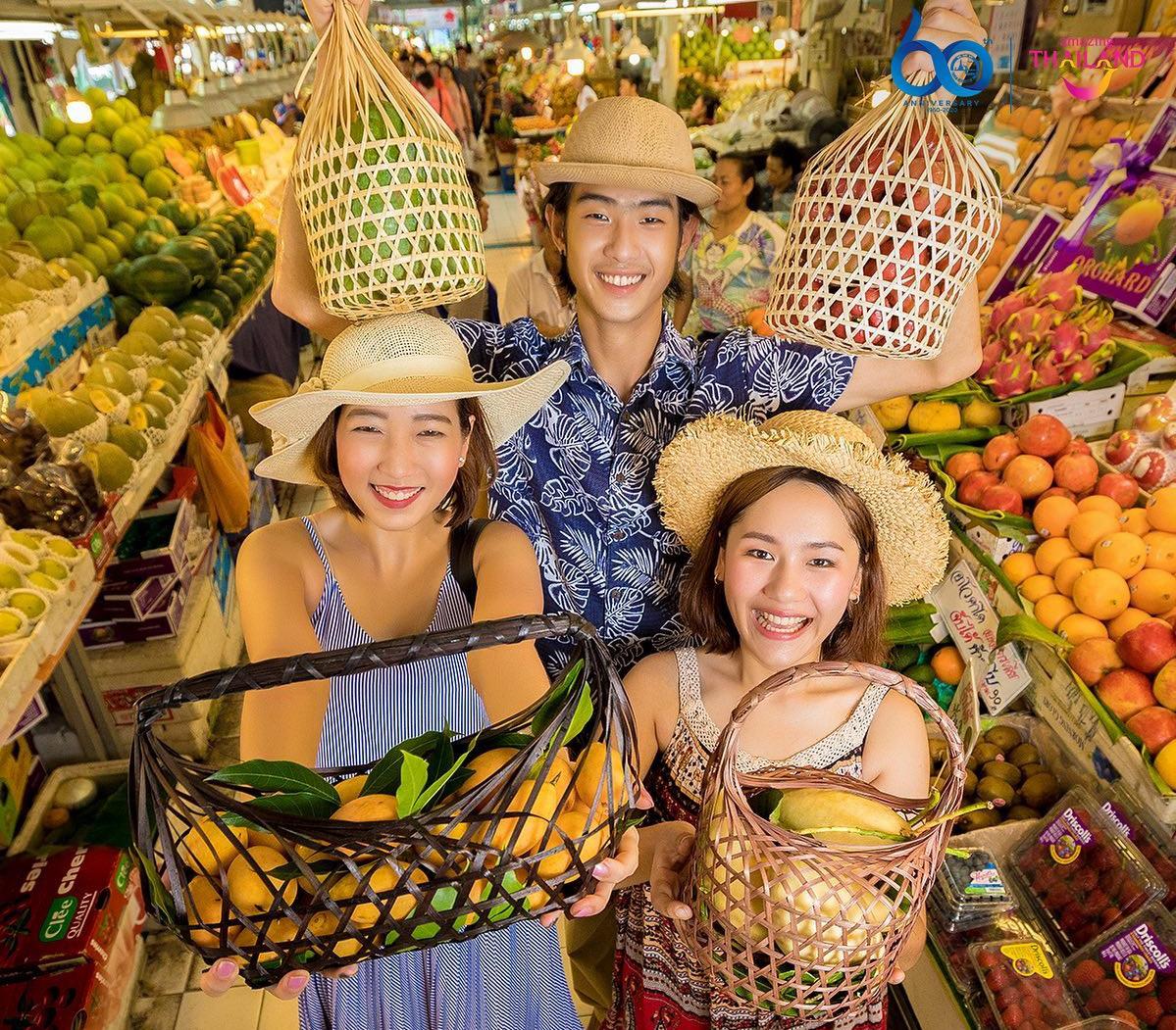 Chợ Or Tor Kor, khu chợ "đắt xắt ra miếng" để du khách trải nghiệm ẩm thực Bangkok