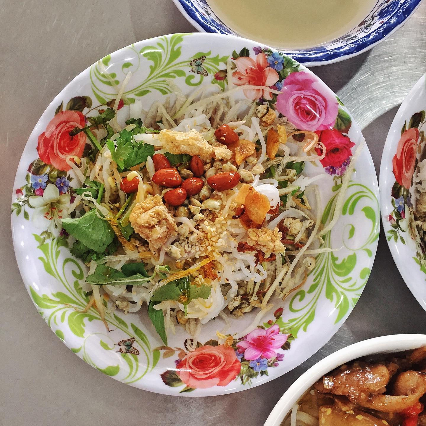 8 đặc sản Huế chỉ cần 20 ngàn là được thưởng thức no nê