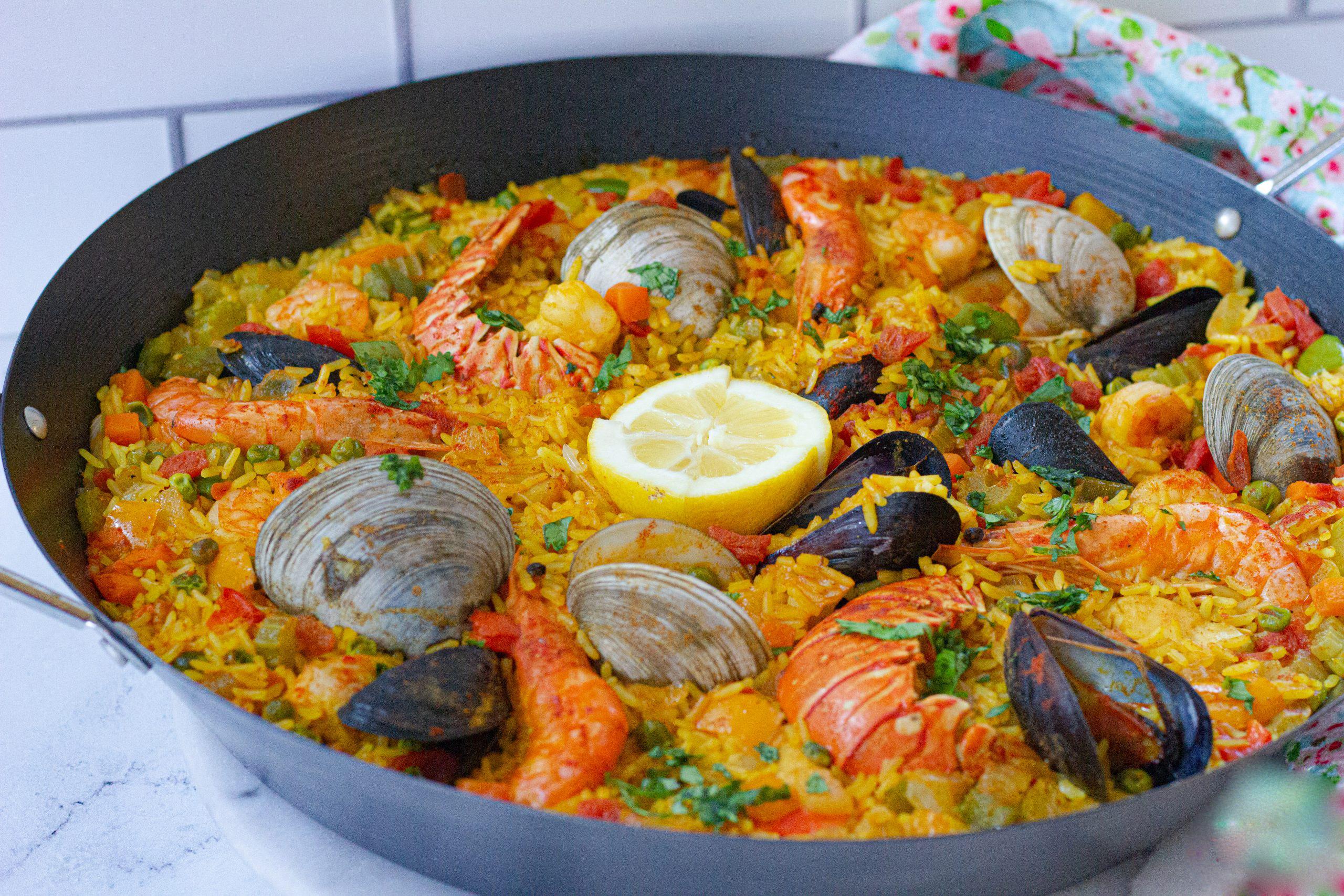 Paella - món cơm thập cẩm được mệnh danh là “quốc hồn quốc túy” của Tây Ban Nha