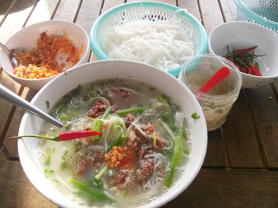 Món bún độc đáo ở Kon Tum, muốn ăn phải dậy từ sớm
