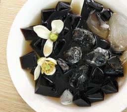 4 món đặc sản "đen sì" nhưng sức hấp dẫn không thể chối từ