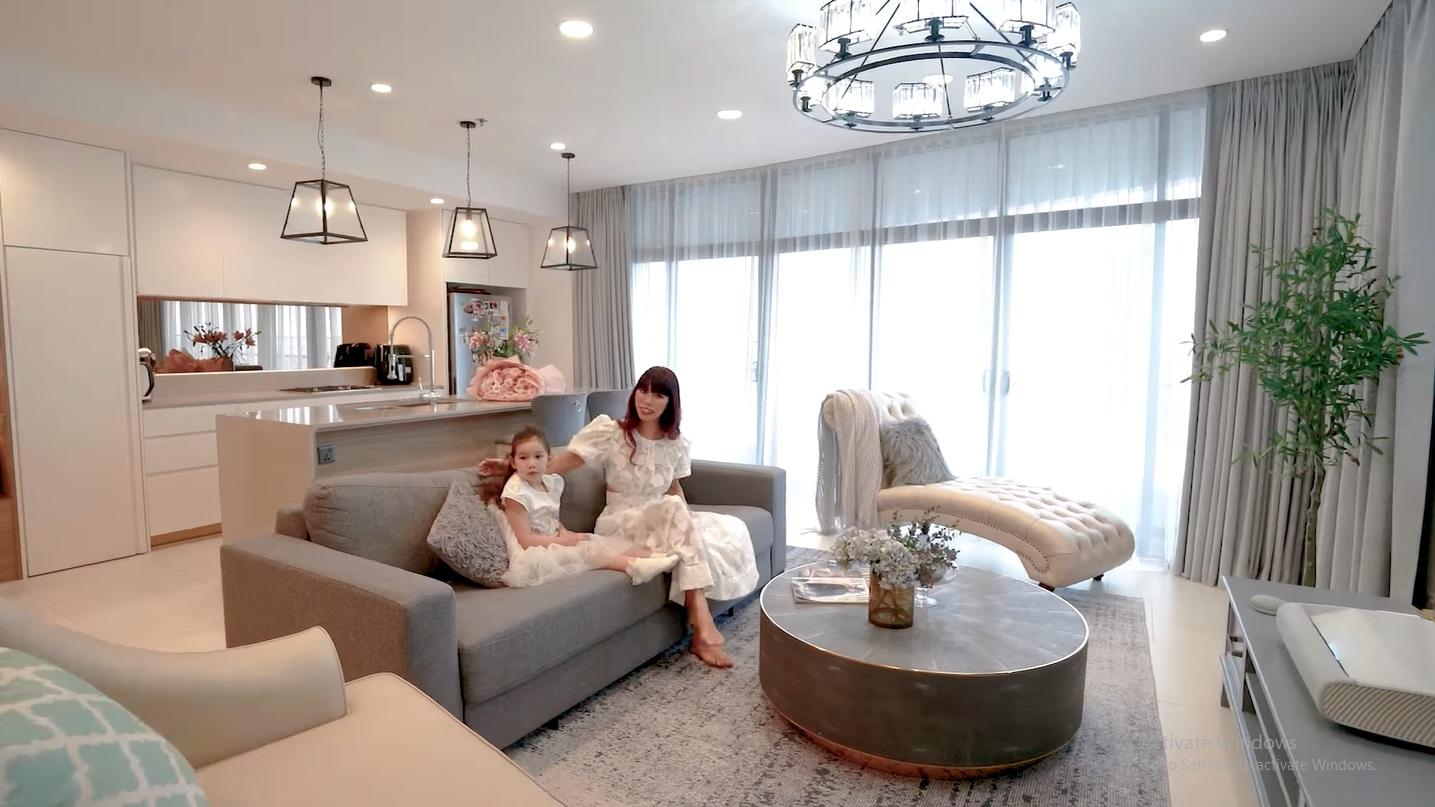 Căn hộ 14 tỷ của siêu mẫu Hà Anh: 170m², view đẹp, theo phong cách tối giản mà sang