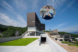 Biệt thự đẹp như bảo tàng, view núi đồi mãn nhãn của Kang Ki Young "Nữ luật sư kỳ lạ Woo Young Woo"