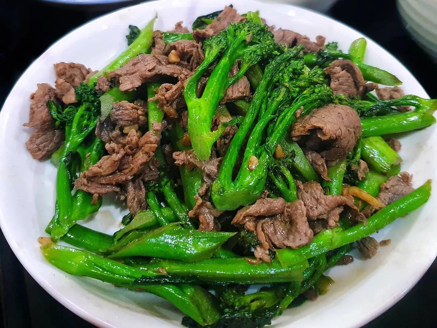 Cách làm thịt bò xào súp lơ đúng nhất: Rau xanh, thịt mềm ngọt không dai