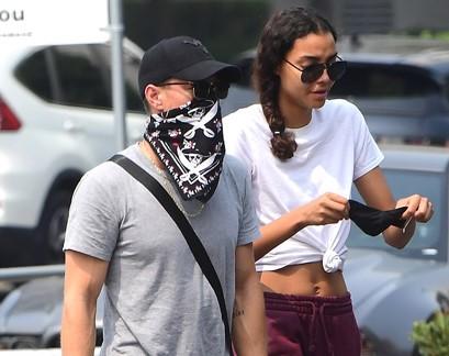 Chồng cũ ngôi sao quá cố phim Glee đến sống cùng em gái ruột của vợ