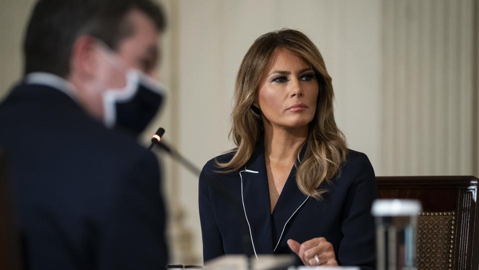Melania Trump khẳng định sẽ vượt qua Covid-19 cùng chồng