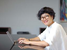 Chân dung Jang Kều - Người phụ nữ xây dựng hơn 700 nhà chống lũ