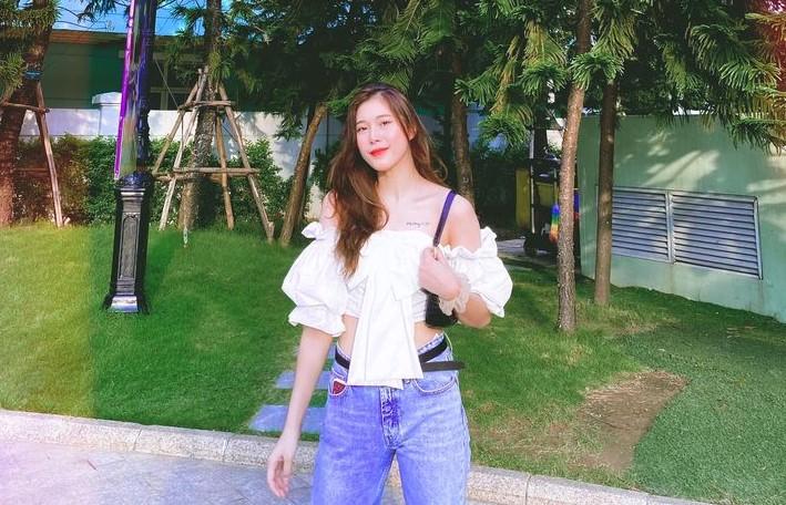 Nhan sắc xinh đẹp của hot girl bóng chuyền Đặng Thu Huyền