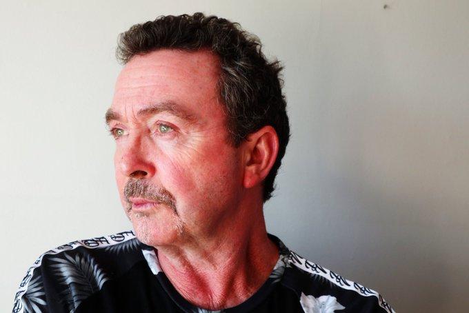 danh ca Tony Lewis bất ngờ qua đời ở tuổi 62