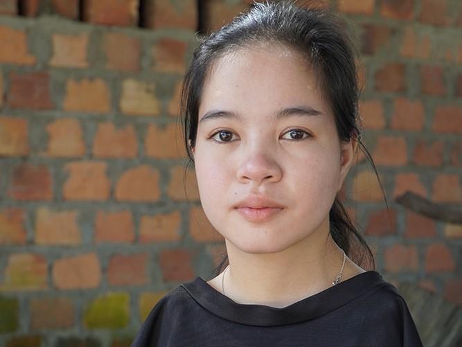 Cô gái Ê Đê cụt hai tay, cao 1m2 đã vào đại học với gương mặt thiên thần