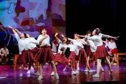 Văn Mai Hương bùng cháy cùng học sinh trường THPT Chuyên Sư phạm Hà Nội