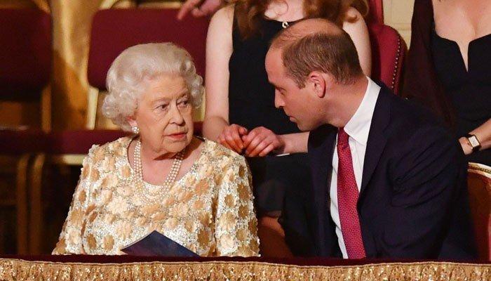 Hoàng tử William "tàn nhẫn" với em trai để đứng về phía Nữ hoàng Elizabeth