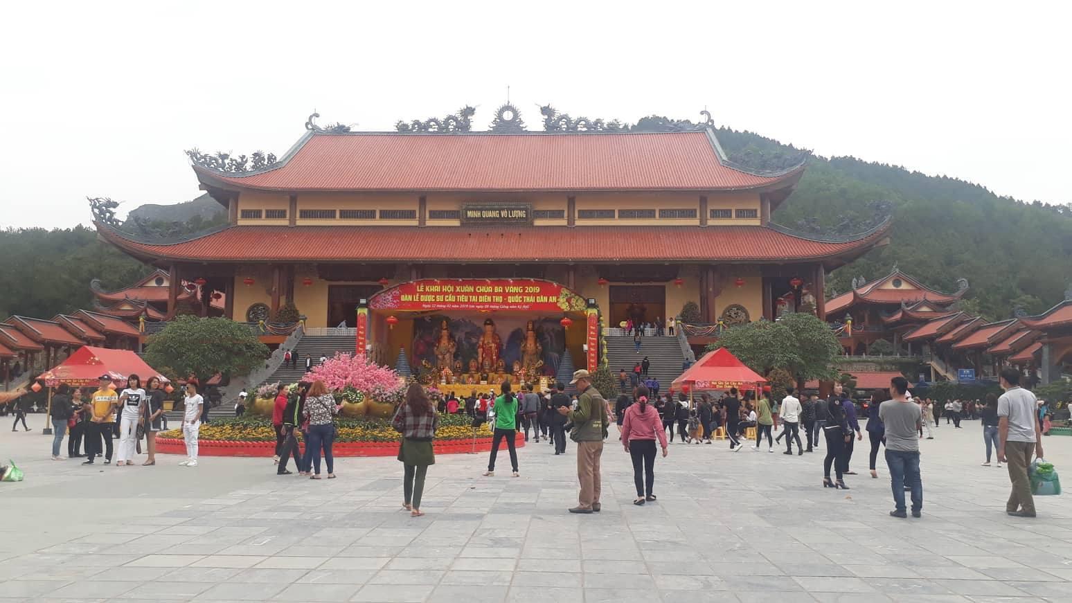 Nữ sinh 11 tuổi mất tích được tìm thấy ở chùa Ba Vàng, từng đòi đi tu 1 lần