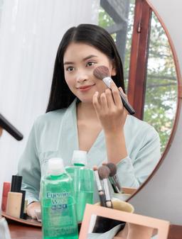 Bác sỹ nhãn khoa cảnh báo những thói quen khiến bạn già đi cả chục tuổi