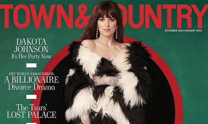 Mỹ nhân "50 sắc thái" Dakota Johnson quấn khăn lên bìa tạp chí