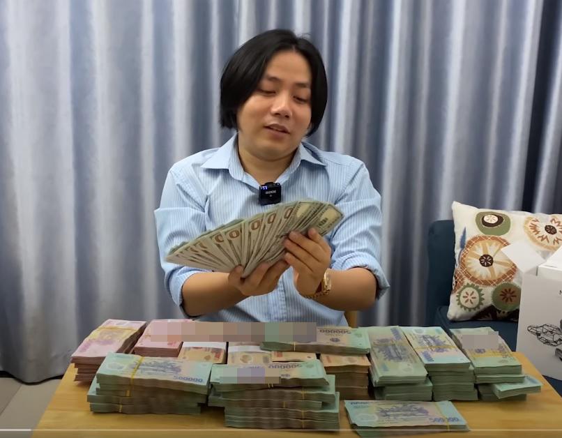 Khoa Pug là người như thế nào mà triệu phú Mỹ Vương Phạm 5 lần 7 lượt cúi đầu cảm ơn?