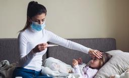 Bộ Y tế khuyến cáo không xông cho trẻ mắc Covid và hướng dẫn cách dùng thuốc hạ sốt đúng nhất