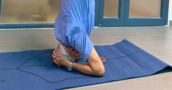 Hà Nội: Cụ ông 82 tuổi vẫn là huấn luyện viên Yoga
