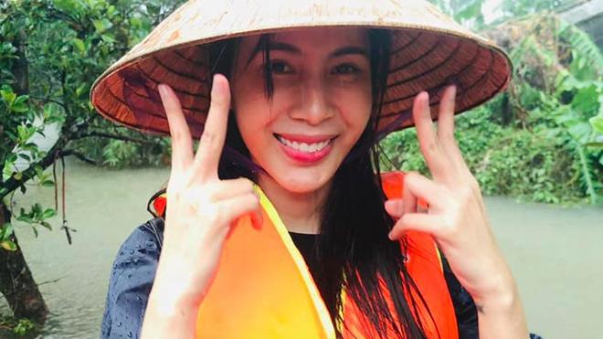 Nhãn hàng khẳng định không quay lưng với Thủy Tiên bất chấp "anti fan"