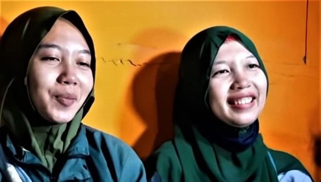 Indonesia: Cặp song sinh đoàn tụ sau hơn 20 năm thất lạc nhờ TikTok
