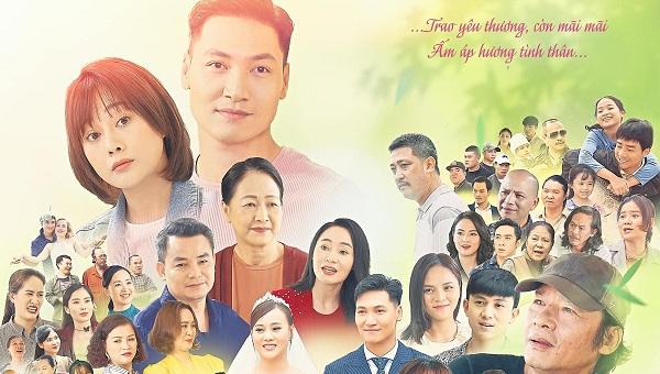 Hương vị tình thân tập cuối: Dàn diễn viên nghẹn ngào nói lời chia tay phim sau gần 1 năm gắn bó