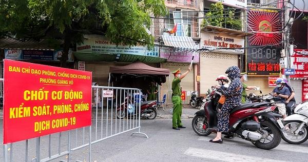 Hà Nội lên vùng vàng, các hoạt động trên 30 người phải xin phép địa phương