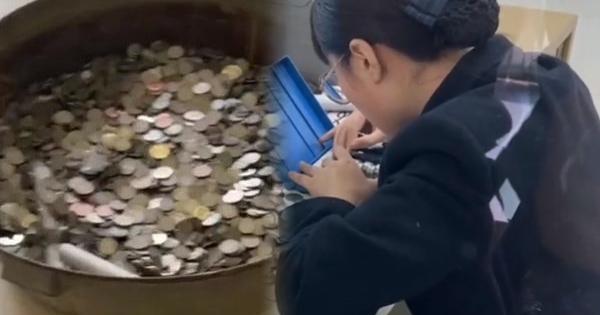 Nam thanh niên mừng cưới bạn thân 60 kg tiền xu, chú rể mất 7 tiếng để đếm