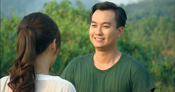 'Phố trong làng' phải tạm dừng quay vì Anh Tuấn bị thương khi thực hiện cảnh rượt đuổi