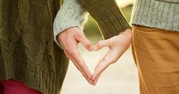 Tình yêu là gì? Quan điểm và định nghĩa về tình yêu