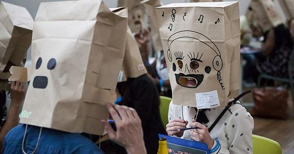 Hướng nội là gì? Hướng nội có phải do gen di truyền hay không?