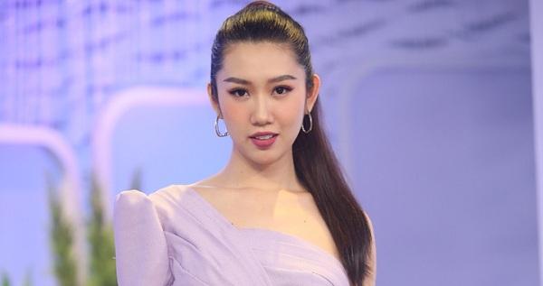 Thúy Ngân bị người yêu cũ chở thẳng đến nghĩa địa vì ghen tuông