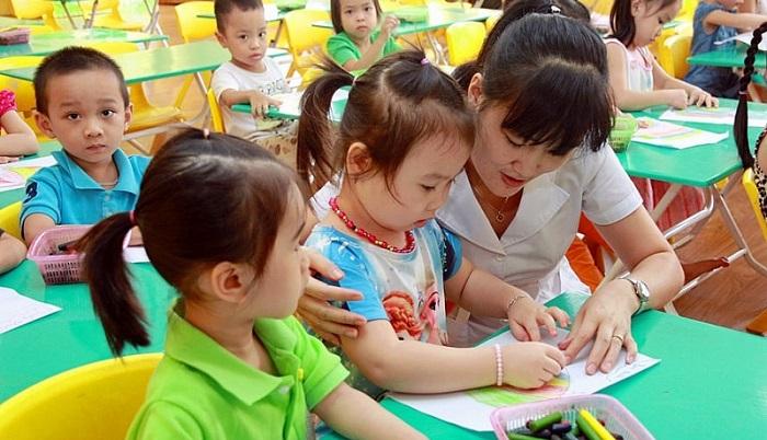 NÓNG: Hà Nội cho học sinh mầm non đến trường từ 13/4