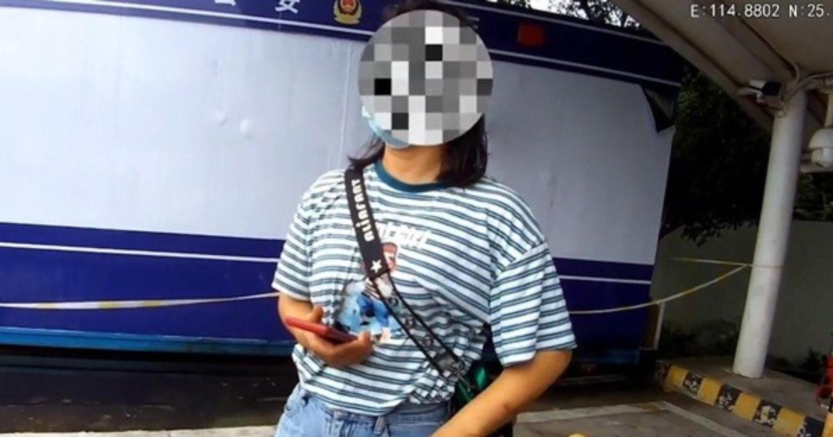 Tự ý mua cho mẹ đẻ đôi dép 350k, người phụ nữ bị chồng bỏ lại giữa đường