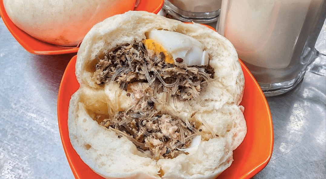 Quán bánh bao ngon nức tiếng Hà Nội: Muốn ăn phải xếp hàng chờ, mua được hay không còn do "duyên số"