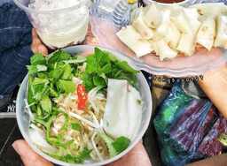 Bánh đúc nộm, món ăn chơi thanh cảnh ngày hè của Hà Nội