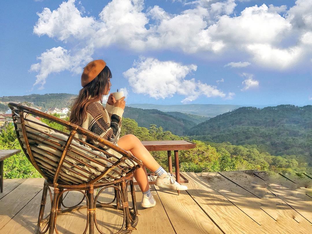 Ngắm sương mù mờ ảo tại 3 quán cà phê Đà Lạt có tầm nhìn từ trên cao