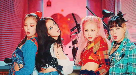 Học BLACKPINK diện trang phục caro trong MV "Lovesick Girls"