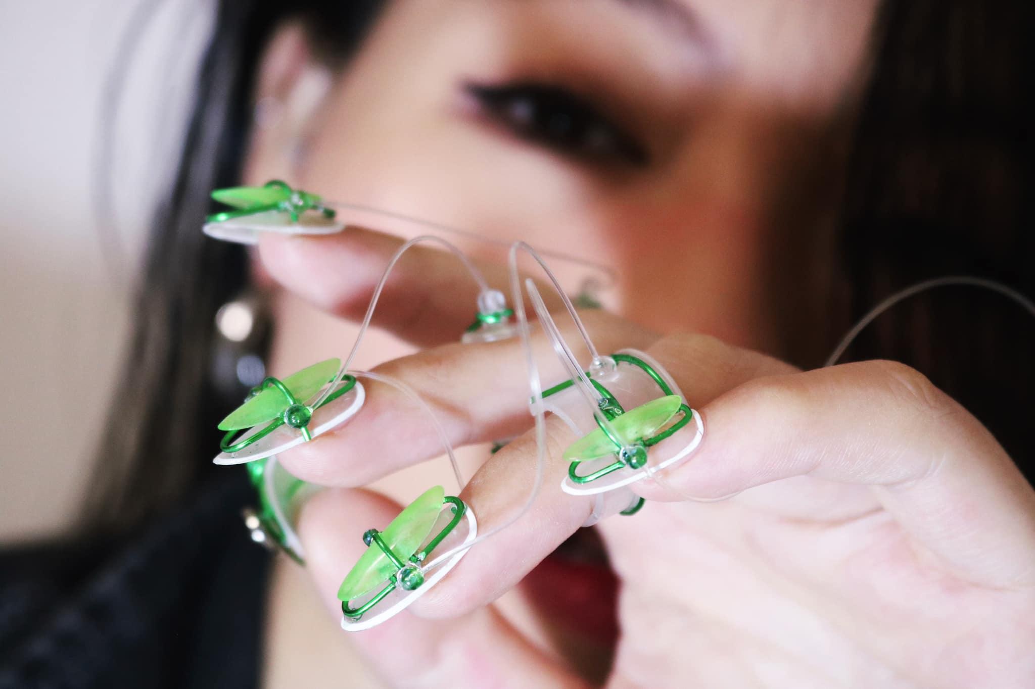 Nail Artist Việt thiết kế móng trường phái Futuristic