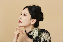 "Ác nữ" Kim So Yeon và thời trang "hắc ám" từ trong phim đến trên thảm đỏ