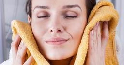 Khăn lau mặt ảnh hưởng như thế nào đến làn da của bạn?