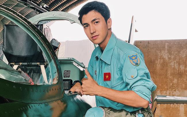 Bình An, Song Luân mặc quân phục đẹp không kém Huyn Bin, Song Joong Ki