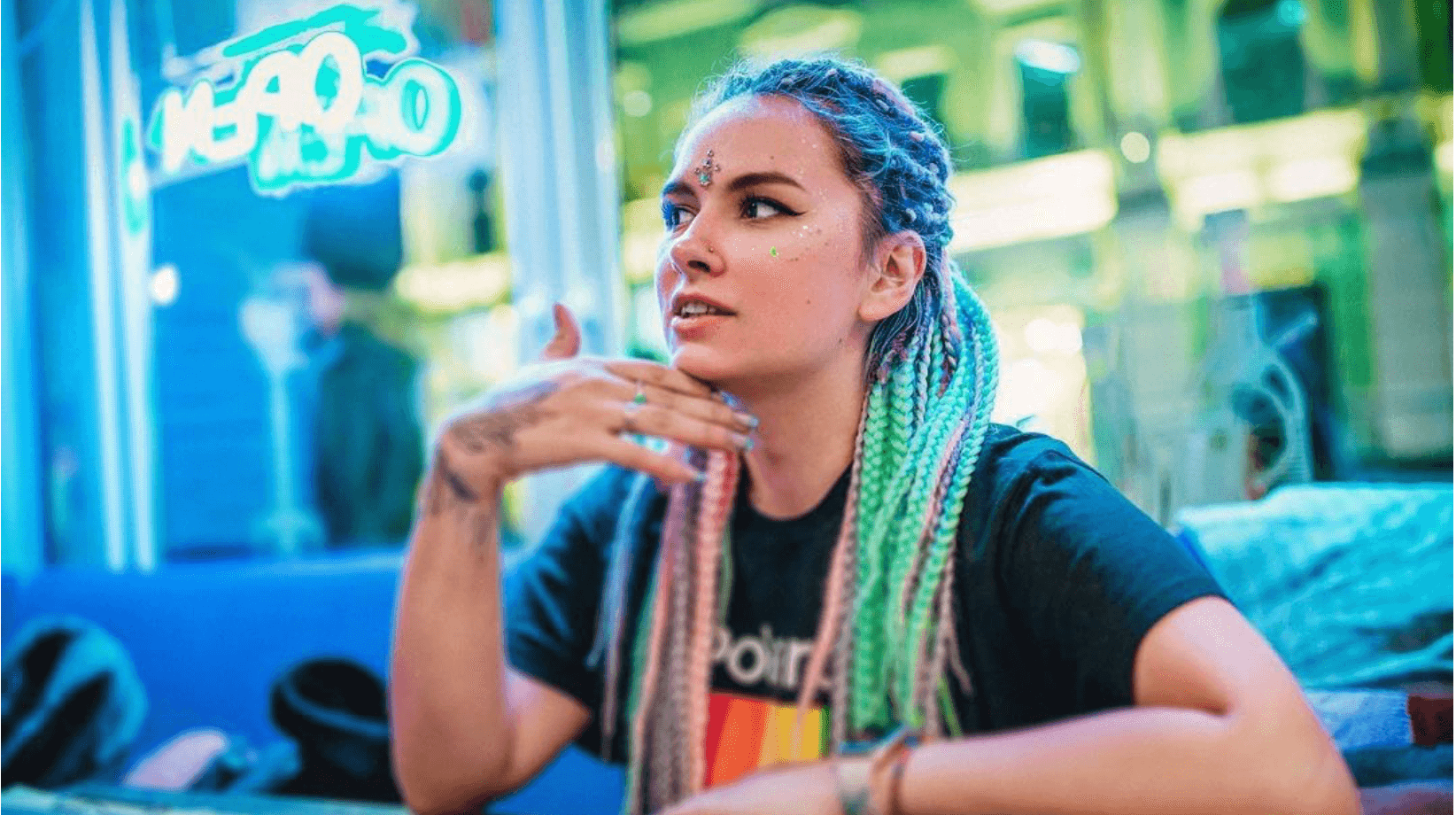 Nhà tạo mẫu tóc gợi ý xu hướng nhuộm tóc cầu vồng mùa hè này