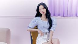 4 kiểu áo blouse mùa hè được Jisoo và các mỹ nhân Hàn tích cực lăng xê