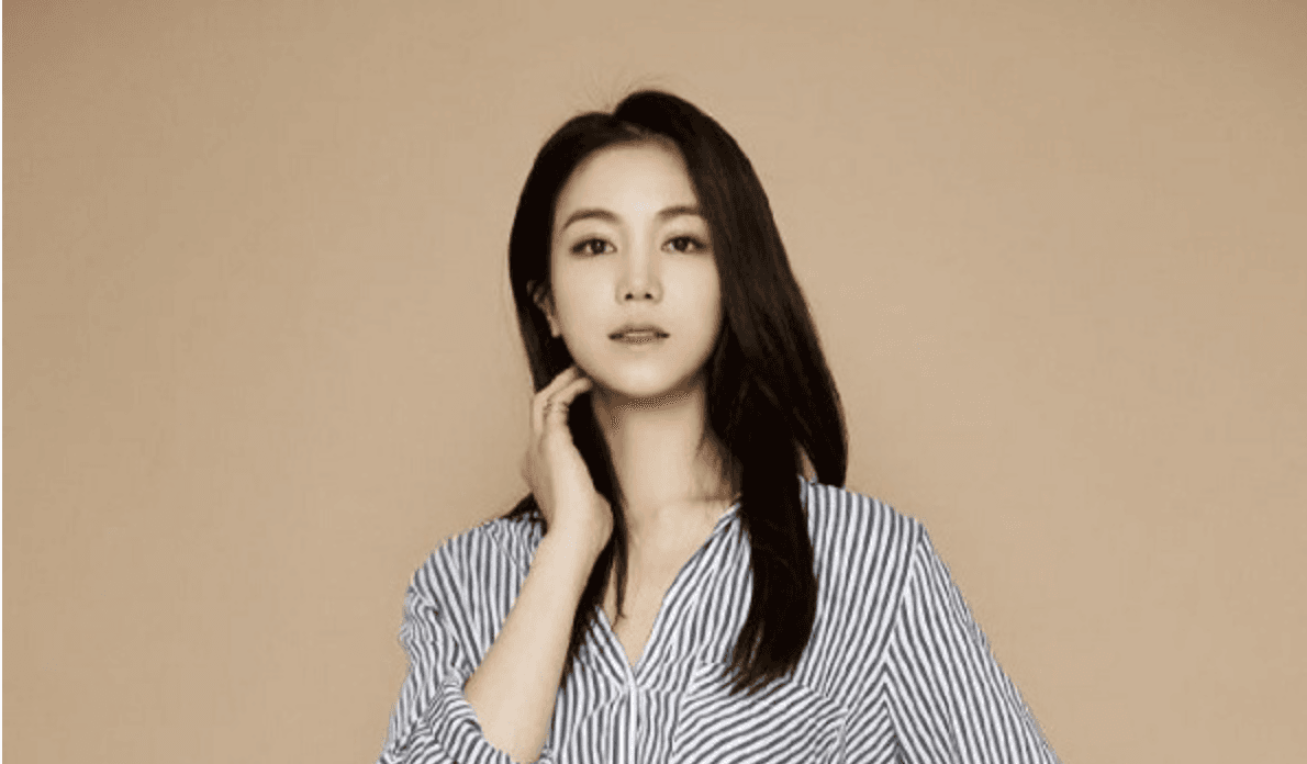 Kiểu áo sơ mi được nhiều mỹ nhân Hàn yêu thích, mặc lên vừa cao lại vừa gầy