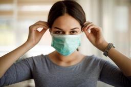 Bí quyết ngừa mụn khi phải đeo khẩu trang thường xuyên