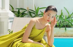 Muốn mặc váy vừa sexy vừa sang chảnh thì tham khảo ngay thời trang của hoa hậu Phương Khánh