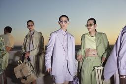 Fendi Xuân - Hè 2022: Khi nam giới cũng có thể khoe vòng eo gợi cảm như phụ nữ